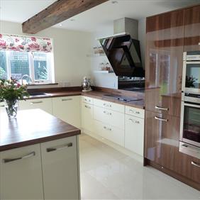 Mr & Mrs Robinson kitchen 2