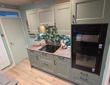 Green Beaded Shaker - Mr & Mrs Heighton