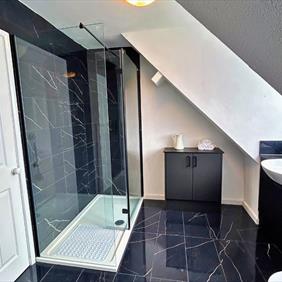 Marquina Smart Polished tiles - Mr & Mrs Hornsby