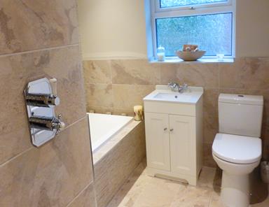 Novum Kingsbury Furniture - Mr & Mrs Lincoln