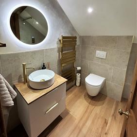 Brass Theme Bathroom - Miss Mitton