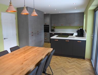 Burbidge Otto Concrete, Second Nature Porter Matt Graphite