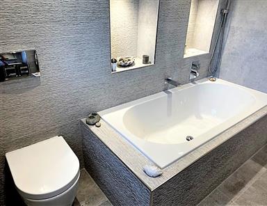 Double Ended Bath - Mr & Mrs Bramall