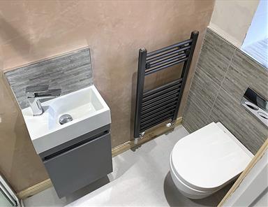 Utopia Qube En-Suite - Mr & Mrs Burge