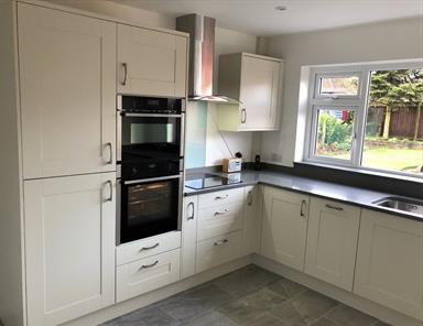 Second Nature Broadoak Alabaster - Mr Gilliver